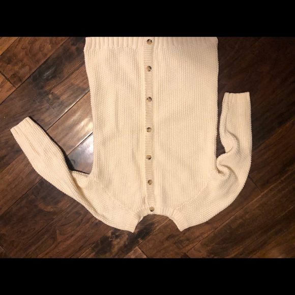 Sweaters - Picture 2 of 8